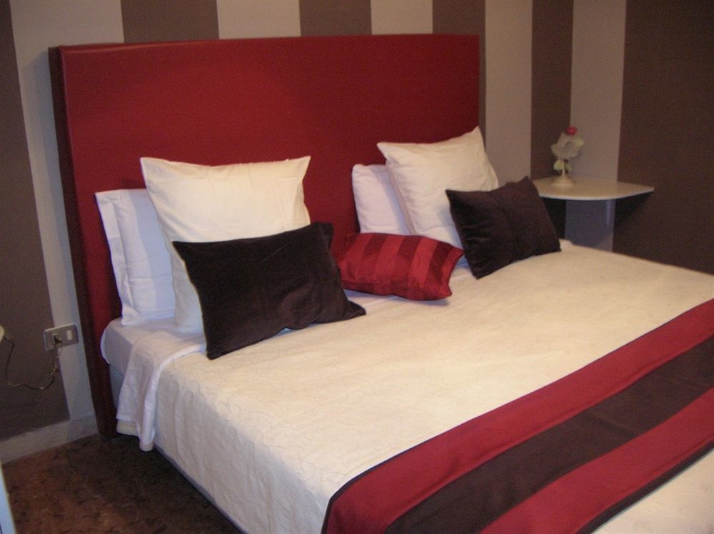 Hotel Villa Pagoda Sirmione Esterno foto
